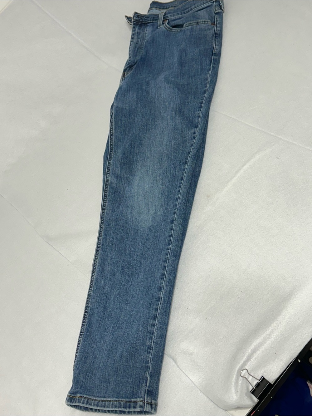 Levi's Women's Straight Leg Jeans in Medium Blue Wash